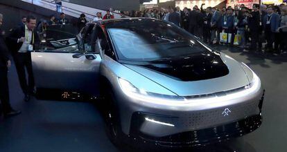 El automóvil eléctrico completamente autónomo Faraday Future FF91.