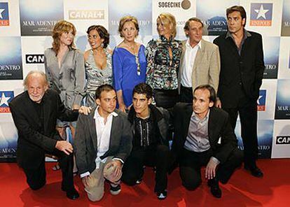 De izquierda a derecha, arriba, Lola Dueñas, Clara Segura, Mabel Rivera, Belén Rueda, Celso Bugallo y Javier Bardem. Abajo, Joan Dalmau, Alejandro Amenábar, Tamar Novar y Francesc Garrido.
/ U.M.
