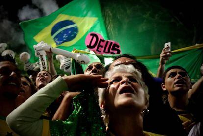 Seguidores de Jair Bolsonaro celebran su victoria este domingo.