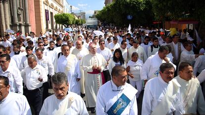 Quinta Caminata por la Paz organizada por Diócesis de Cuernavaca (Morelos), encabezada por el obispo Ramon Castro.