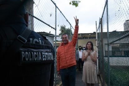 El secretario técnico del Senado, José Manuel del Río, luego de ser liberado del penal de Pacho Viejo, en Veracruz, el 17 de junio de 2022.