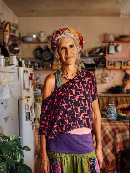 Ziza Fernandes es dueña de la finca Armonía, en las Alpujarras, donde organiza retiros de yoga y talleres de cocina vegetariana.