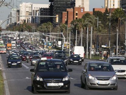 La avenida Diagonal, una de las m&aacute;s controladas con radares