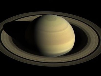 Un modelo informático plantea que los anillos de Saturno, Urano y Neptuno se crearon a partir de los restos de planetas como Plutón lanzados contra ellos