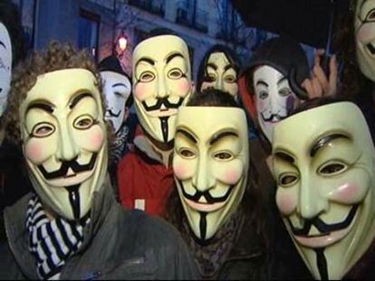 El colectivo "Anonymous" protesta contra la "Ley Sinde"