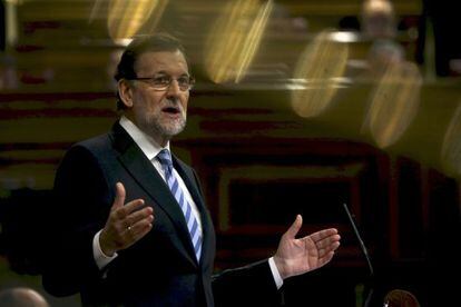 El presidente del Gobierno, Mariano Rajoy, se dirige a los diputados durante el debate sobre el Estado de la Naci&oacute;n