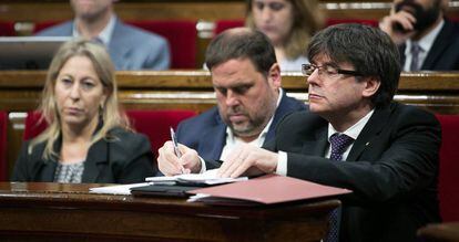 Munté, Junqueras i Puigdemont, aquest matí al Parlament.