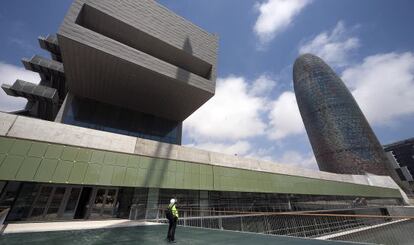 El DHUB junto a la torre Agbar, en una imagen de archivo.