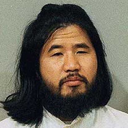 Shoko Asahara, líder de la secta, condenado a muerte.