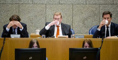 El ministro holand&eacute;s de Justicia, Ard van der Steur, en el debate parlamentario sobre los atentados.