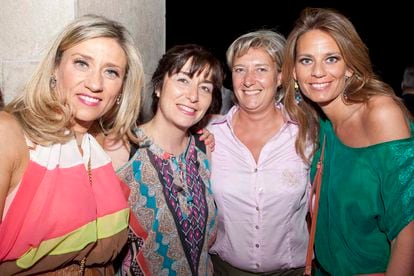 Elena Ferreras, directora de publicidad de S Moda, con Montse López de Clarins, Marielle Barnitk, y Laura Capó, jefa de publicidad en Madrid de S Moda.