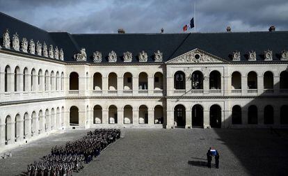 El féretro de Jacques Chirac, en un homenaje militar en París este 30 de septiembre.