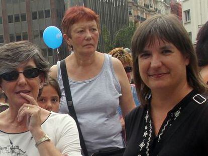 Laura Mintegi (a la izquierda) y Maribi Ugarteburu, el pasado 21 de agosto en una concentraci&oacute;n en Bilbao a favor de los presos de ETA enfermos.