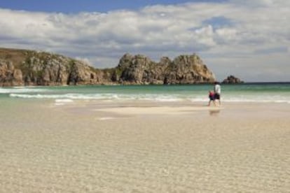 Cala Porthcurno, en Cornwall (Inglaterra).