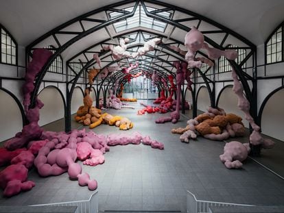 'Devouring Lovers', de Eva Fàbregas, en el Hamburger Bahnhof de Berlín.