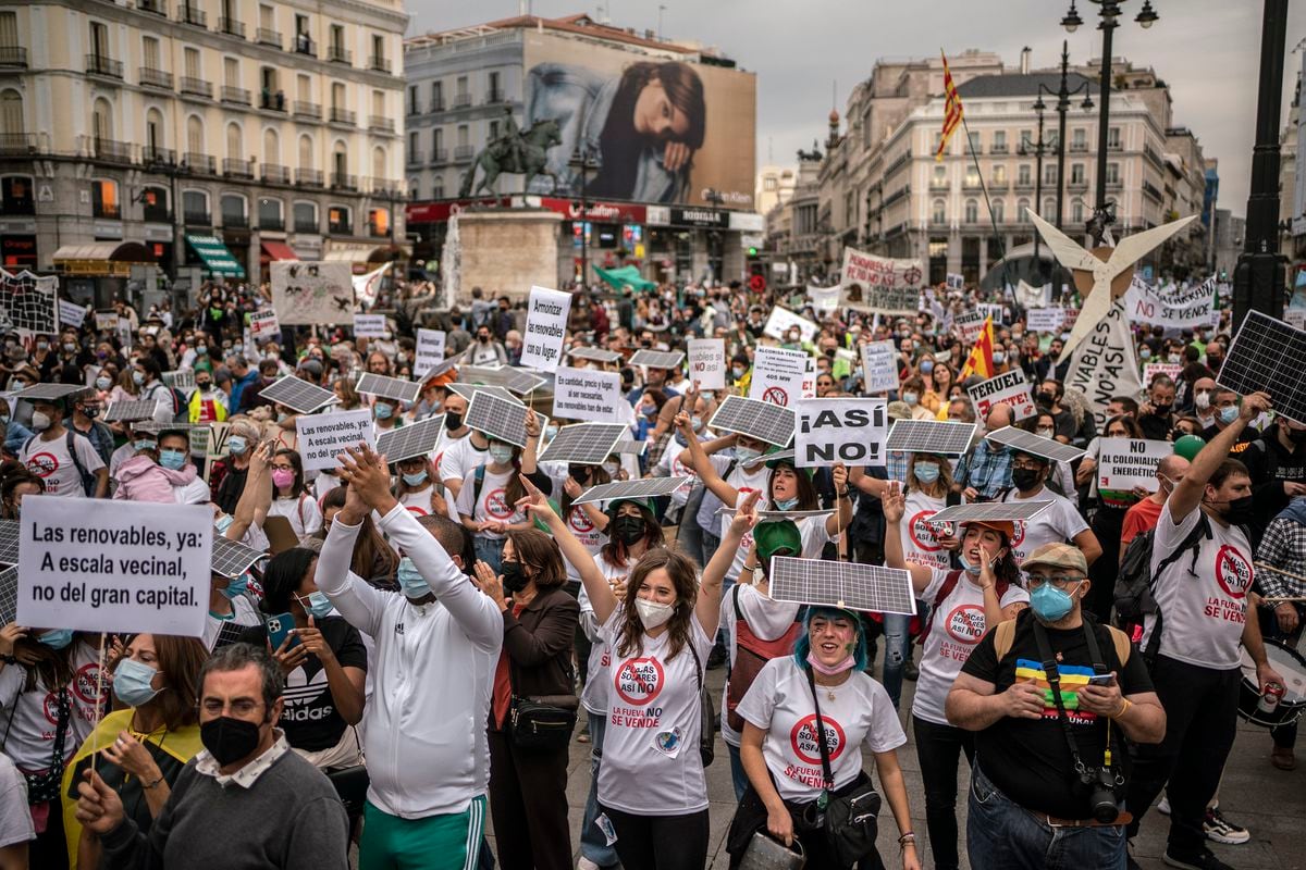 bolita tipo Ambigüedad 180 asociaciones ecologistas y sociales protestan en Madrid contra los  megaproyectos de renovables en zonas rurales | Cambio climático | Clima y Medio  Ambiente | EL PAÍS