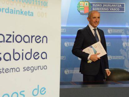 Josu Erkoreka, este martes antes de comparecer tras el Consejo de Gobierno.