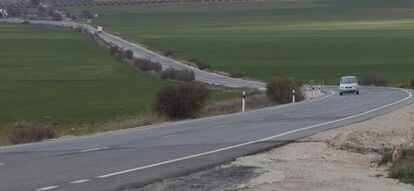 Carretera que une en la actualidad las localidades de Darro e Iznalloz.