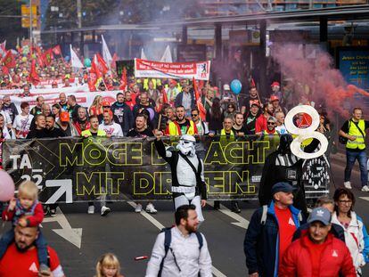 Miembros del sindicato IG Metall se manifestaban el sábado en Leipzig para pedir un aumento salarial.