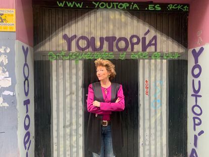 Iraida Domecq, en la puerta de su negocio, en el centro de Madrid, en una imagen cedida por ella.