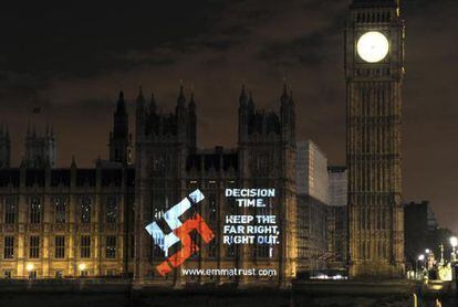 Protesta en el Parlamento británico contra el voto a la extrema derecha, en 2010.