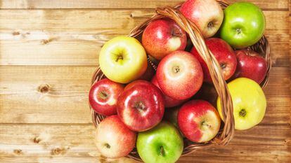 La condena de las manzanas: en el frutero sin compañía
