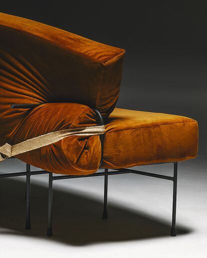 Detalle del pliegue de la colchoneta que da forma al sofá que Lucas Muñoz Muñoz ha diseñado para los nuevos interiores del Ateneo de Madrid, que estarán listos en otoño.