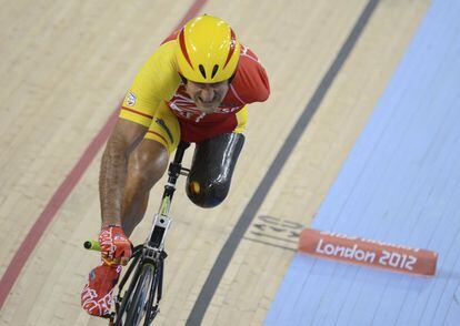 El ciclista español Juan José Méndez en la final de ciclismo en pista de los Juegos Paralímpicos