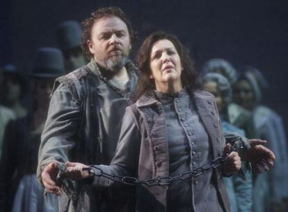 Michael König y Adrianne Pieczonka, en 'Fidelio'.