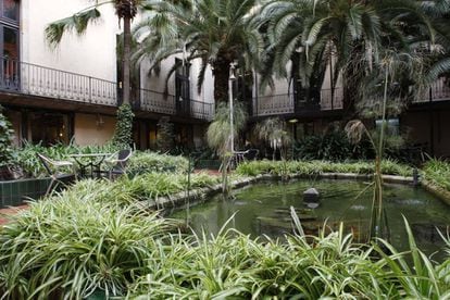 Jardín del Ateneu Barcelonès.