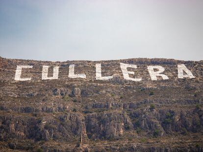 Las famosas letras renovadas de Cullera.
