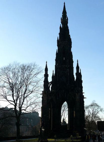 El monumento fue erigido como homenaje a Walter Scott, importante figura literaria para los escoceses