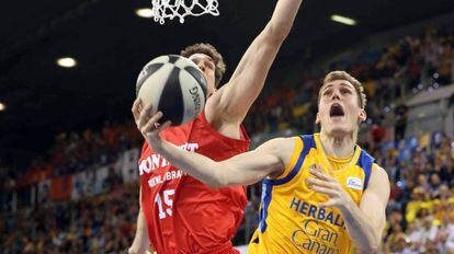 Radicevic lanza ante Chema González