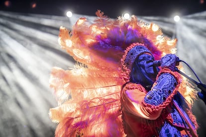 Big Chief Monk Boudreaux, durante su actuación el 19 de noviembre en el Outono Códax Festival, en la sala Capitol de Santiago de Compostela.