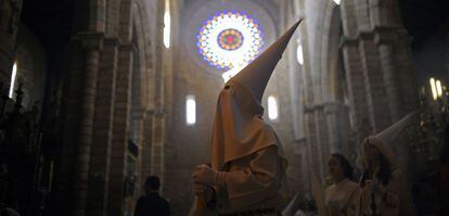 Penitentes de una Hermandad de C&oacute;rdoba.