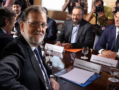 Rajoy y Rivera durante la reunión de PP y Ciudadanos. JAIME VILLANUEVA