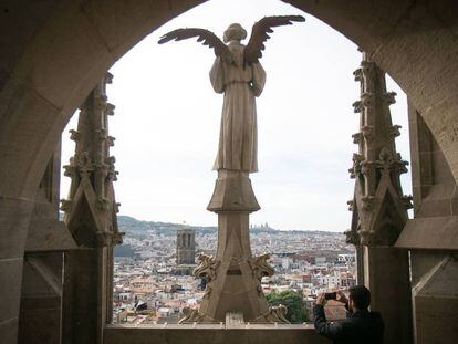 Vista de Barcelona desde la base del cimborrio de la catedral de Barcelona.