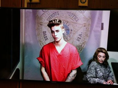 Justin Bieber aparece ante el juez tras su arresto en Miami.