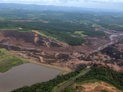 El depósito de residuos que colapsó este viernes en una mina de Brumadinho.