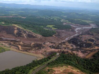 El depósito de residuos que colapsó este viernes en una mina de Brumadinho.