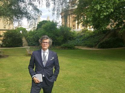 Bruno García-Dobarco, en julio de 2017, en el jardín de Exeter College Fellow's de Oxford.