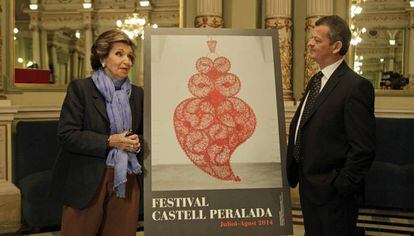 Carmen Mateu con Oriol Aguil&agrave; en la presentaci&oacute;n del Festival Castell Peralada de 2014.
