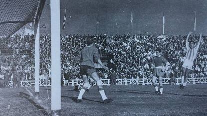 Rodilla, del Valladoild, celebra el gol que mandaba al Espanyol a Segunda.