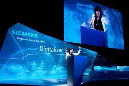 Rosa García, presidenta de Siemens España, en la presentación del evento.