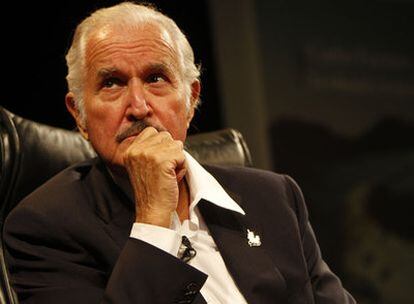 Carlos Fuentes, el pasado 27 de octubre en la presentación en Madrid de <i>La voluntad y la fortuna.</i>