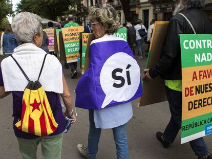 Manifestantes a favor del sí a la independencia, este domingo en Barcelona