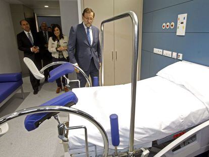 Mariano Rajoy, presidente del Gobierno, visita el Hospital Marqués de Valdecilla en Santander.