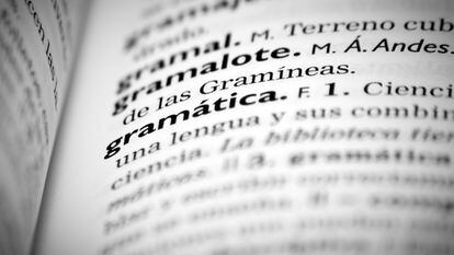 La definición de la palabra "gramática" en un diccionario.