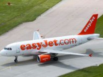 Un avi&oacute;n de easyjet.