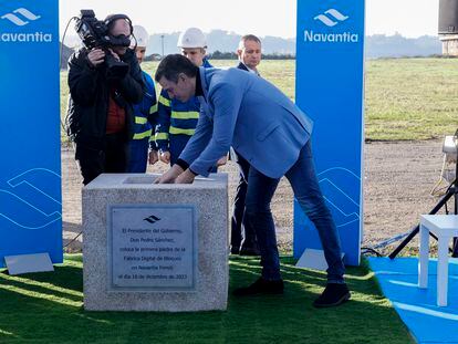 El presidente del Gobierno, Pedro Sánchez, visita este sábado las instalaciones del astillero Navantia Ferrol, donde asistió al corte de la primera chapa de la fragata F112 y al acto de inicio de construcción de la nueva fábrica digital de bloques.